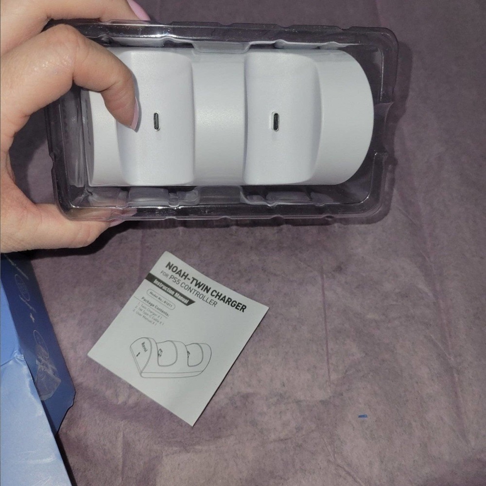 Ps5 controller charger - Picture 4 of 4